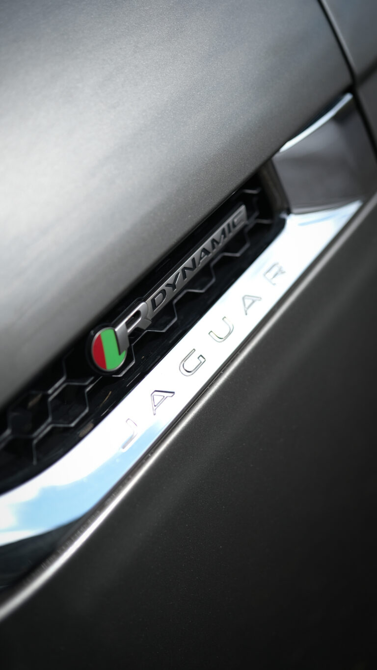 Véhicule importé d'Allemagne Jaguar F-TYPE P340