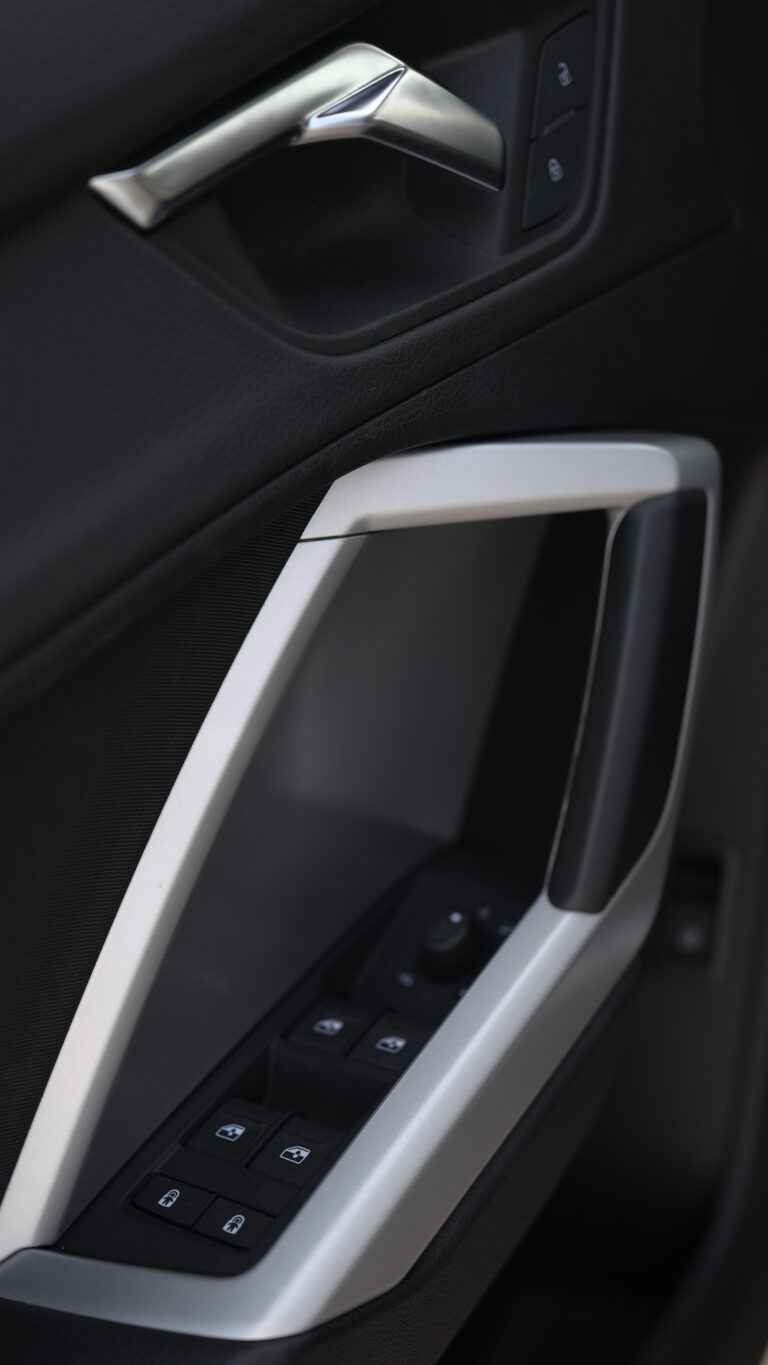 Véhicule importé d'Allemagne Audi Q3 45 TFSI e S tronic Sportback S line