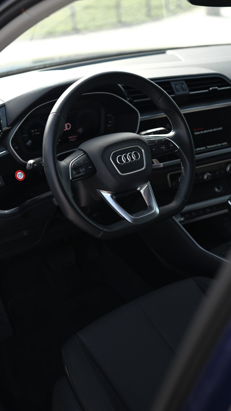 Véhicule importé d'Allemagne Audi Q3 45 TFSI e S tronic Sportback S line